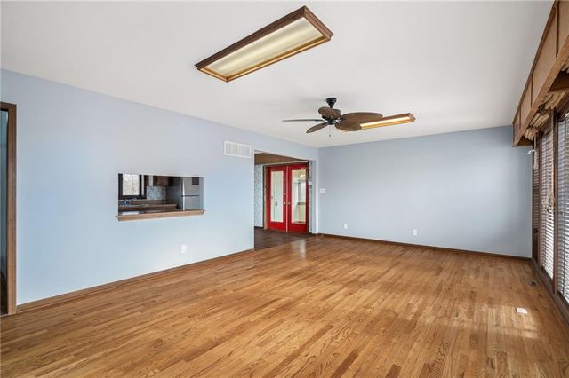 8215 NE Schell Road, Pleasant Valley, MO 64068