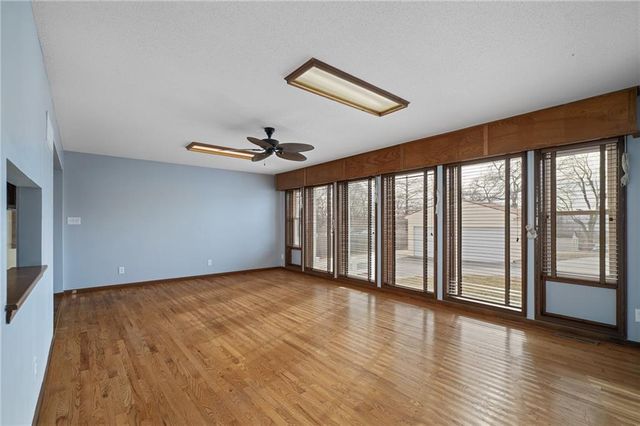 8215 NE Schell Road, Pleasant Valley, MO 64068