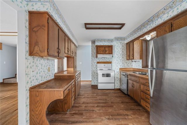 8215 NE Schell Road, Pleasant Valley, MO 64068