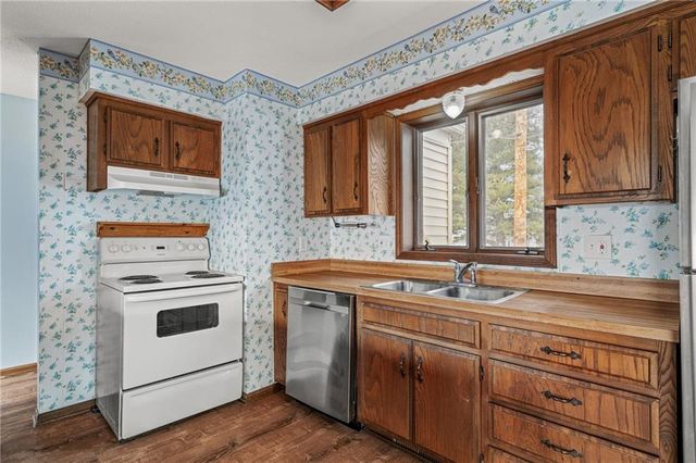 8215 NE Schell Road, Pleasant Valley, MO 64068