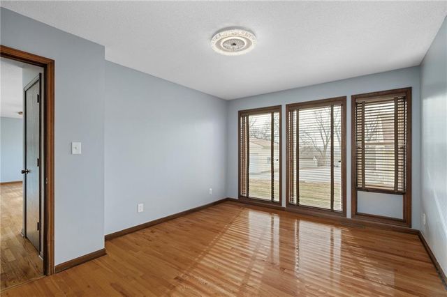 8215 NE Schell Road, Pleasant Valley, MO 64068