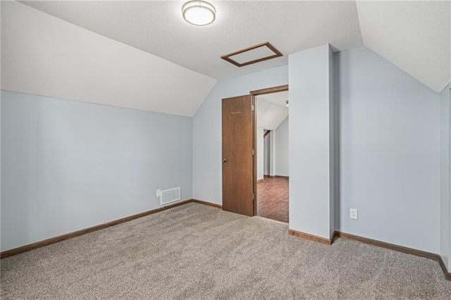 8215 NE Schell Road, Pleasant Valley, MO 64068