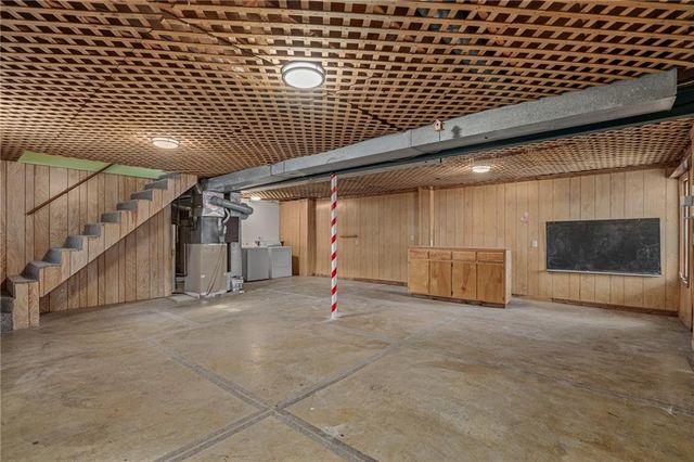 8215 NE Schell Road, Pleasant Valley, MO 64068