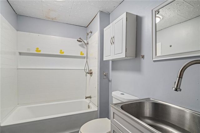 8215 NE Schell Road, Pleasant Valley, MO 64068