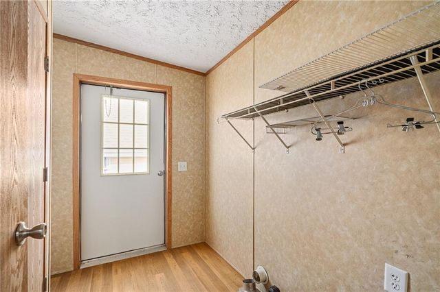 8215 NE Schell Road, Pleasant Valley, MO 64068