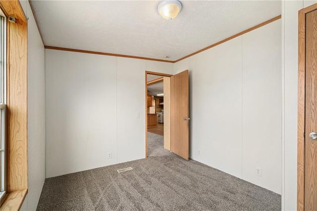 8215 NE Schell Road, Pleasant Valley, MO 64068