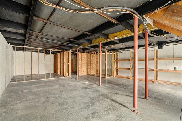 8215 NE Schell Road, Pleasant Valley, MO 64068