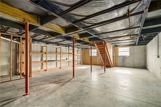 8215 NE Schell Road, Pleasant Valley, MO 64068