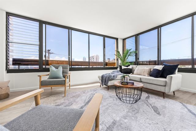 905 Spencer Street 302, Honolulu, HI 96822