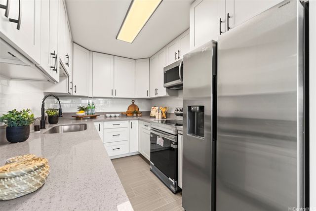 905 Spencer Street 302, Honolulu, HI 96822