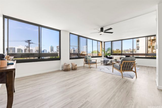 905 Spencer Street 302, Honolulu, HI 96822