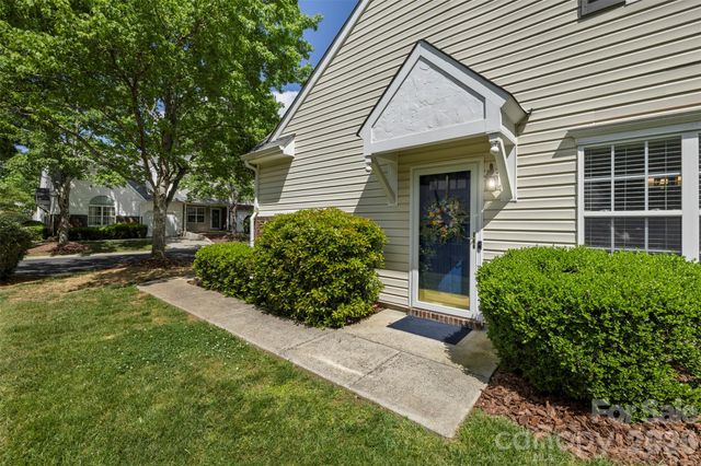 9720 Mattforest Circle, Charlotte, NC 28277