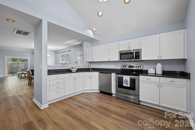 9720 Mattforest Circle, Charlotte, NC 28277