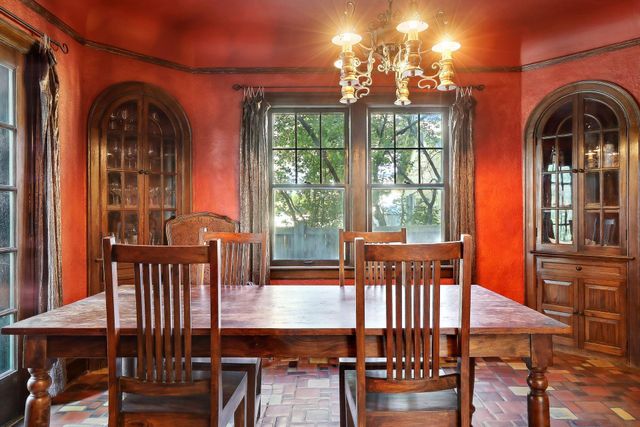 1005 Cedar Lake Road S, Minneapolis, MN 55405