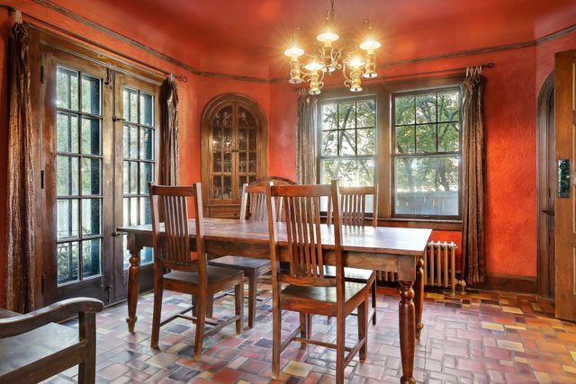 1005 Cedar Lake Road S, Minneapolis, MN 55405