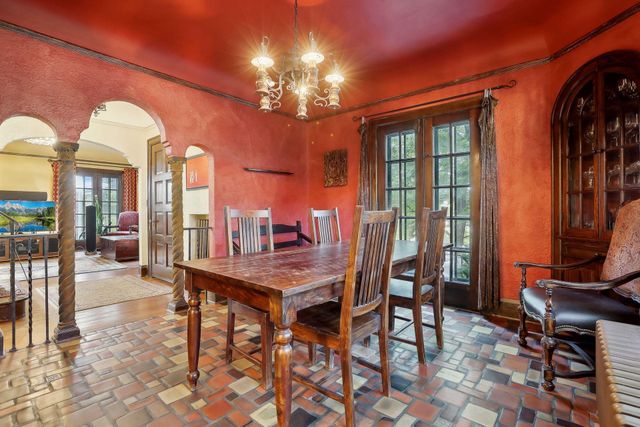 1005 Cedar Lake Road S, Minneapolis, MN 55405