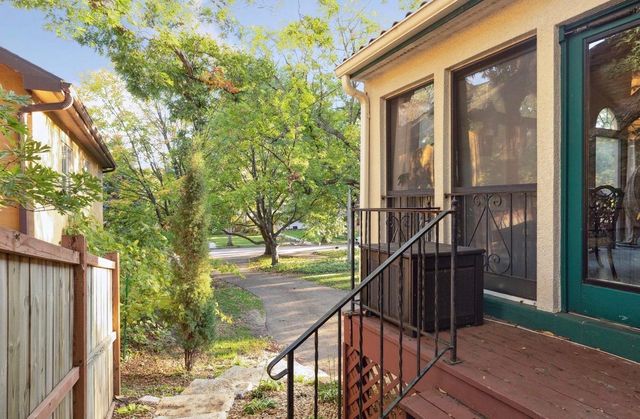 1005 Cedar Lake Road S, Minneapolis, MN 55405