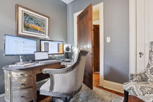 1005 Cedar Lake Road S, Minneapolis, MN 55405