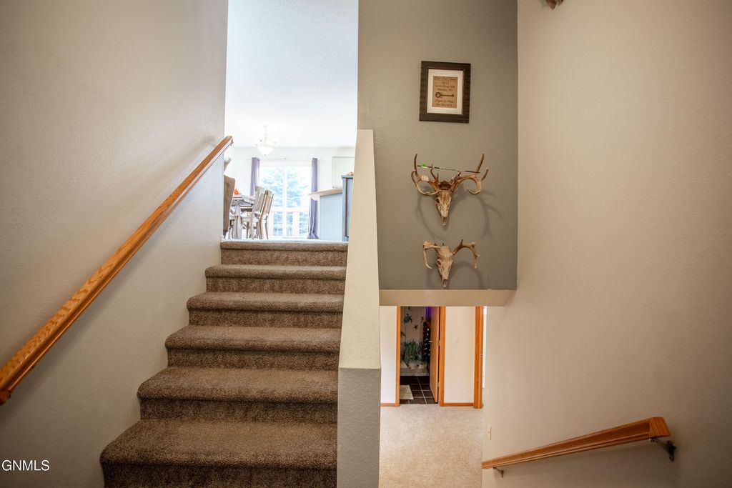 3613 Lewis Road NW, Mandan, ND 58554 photo 5