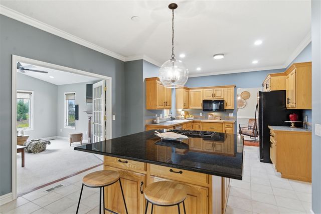 7886 Finnagen Drive, Mattawan, MI 49071