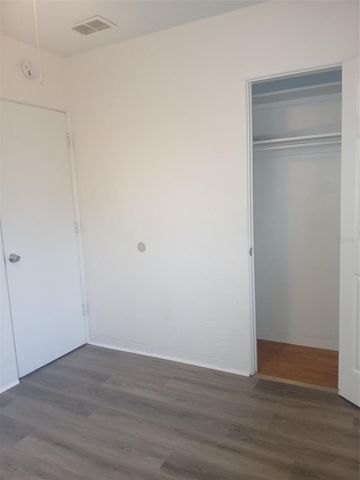 5410 70TH WAY N, St Petersburg, FL 33709