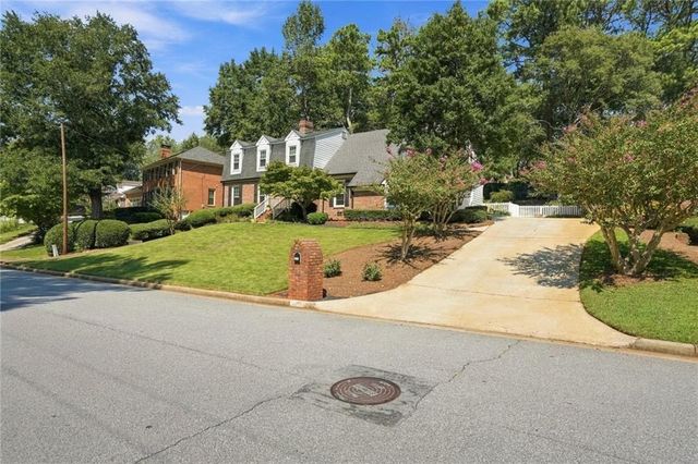 2819 Livsey Drive, Tucker, GA 30084