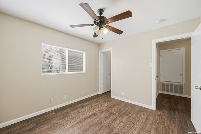 6114 ROLLING FOREST DR, San Antonio, TX 78250
