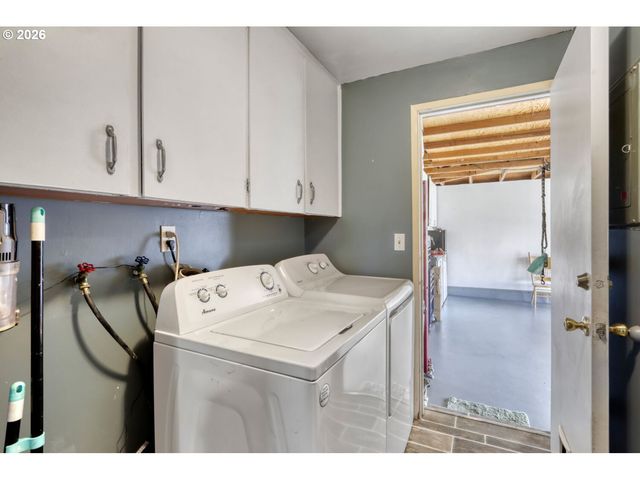 2233 COUNTRY CLUB Ter, Woodburn, OR 97071