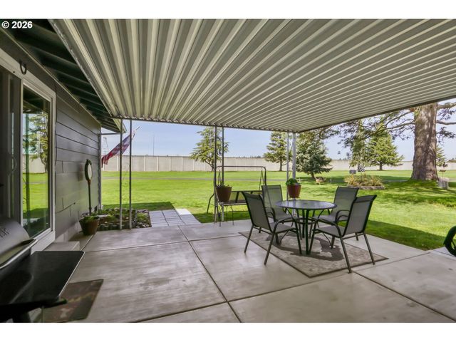 2233 COUNTRY CLUB Ter, Woodburn, OR 97071