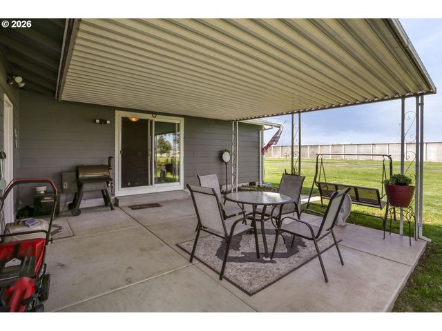 2233 COUNTRY CLUB Ter, Woodburn, OR 97071