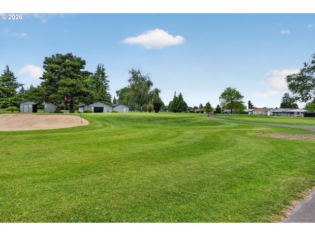 2233 COUNTRY CLUB Ter, Woodburn, OR 97071