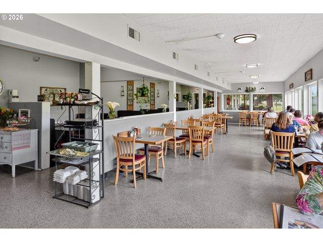 2233 COUNTRY CLUB Ter, Woodburn, OR 97071