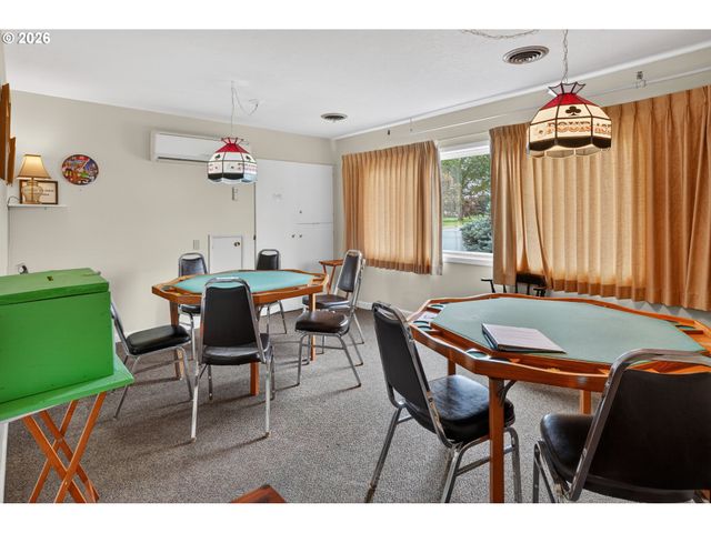2233 COUNTRY CLUB Ter, Woodburn, OR 97071