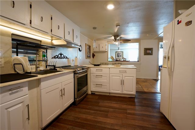 7296 N Ligurta Road, Golden Valley, AZ 86413