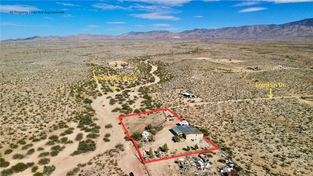 7296 N Ligurta Road, Golden Valley, AZ 86413