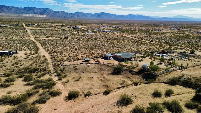7296 N Ligurta Road, Golden Valley, AZ 86413