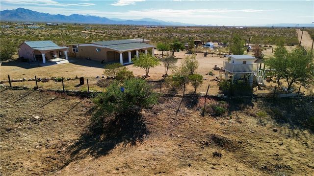 7296 N Ligurta Road, Golden Valley, AZ 86413