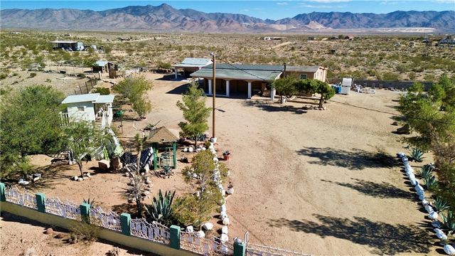 7296 N Ligurta Road, Golden Valley, AZ 86413