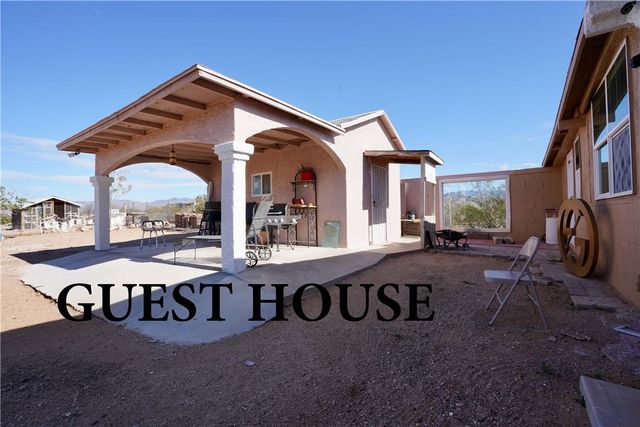 7296 N Ligurta Road, Golden Valley, AZ 86413