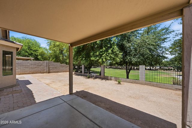 1616 E DESERT Lane, Phoenix, AZ 85042