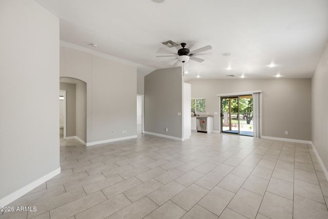 1616 E DESERT Lane, Phoenix, AZ 85042