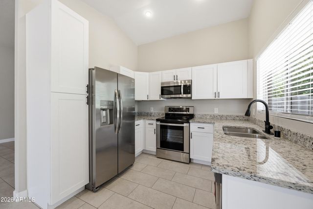 1616 E DESERT Lane, Phoenix, AZ 85042