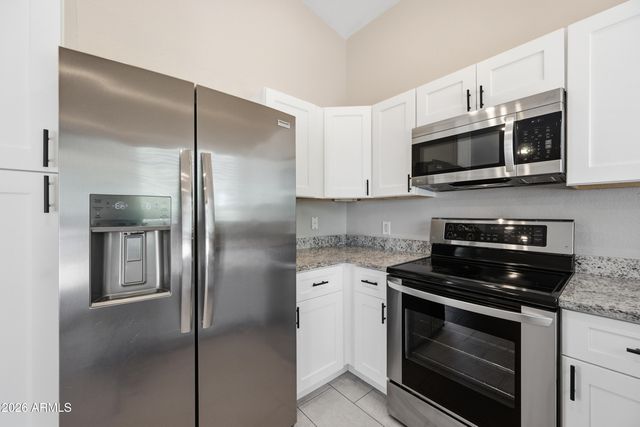 1616 E DESERT Lane, Phoenix, AZ 85042