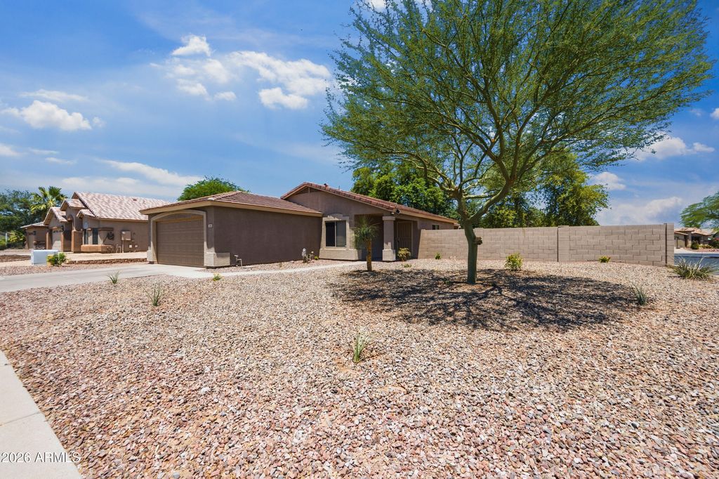 1616 E DESERT Lane, Phoenix, AZ 85042