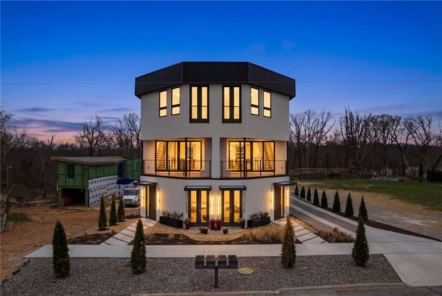 1130 Fillmore Street, Bentonville, AR 72712