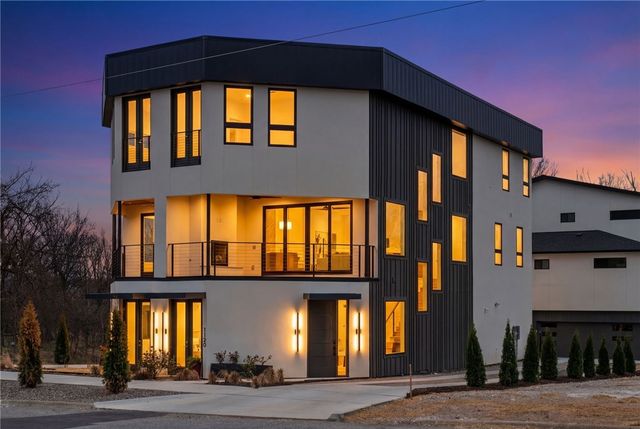 1130 Fillmore Street, Bentonville, AR 72712