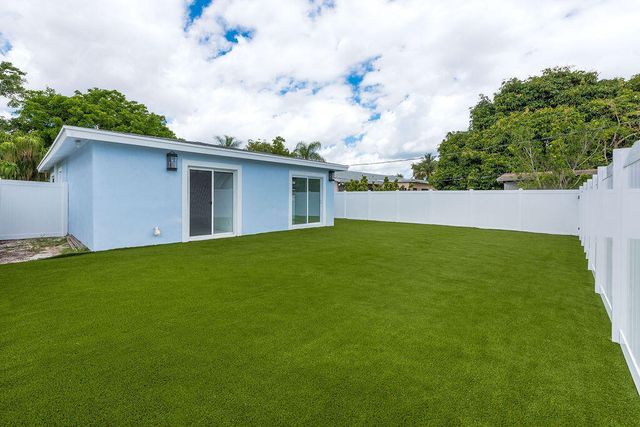 626 NW 7th Street, Boynton Beach, FL 33426