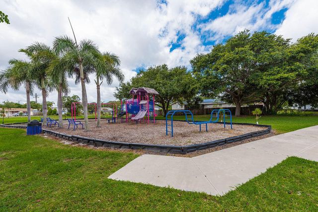 626 NW 7th Street, Boynton Beach, FL 33426