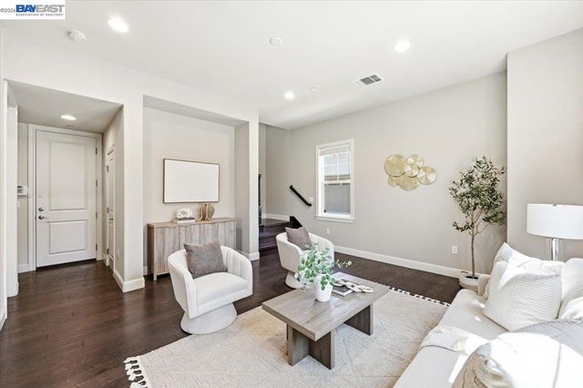 4360 Panorama Dr, Dublin, CA 94568