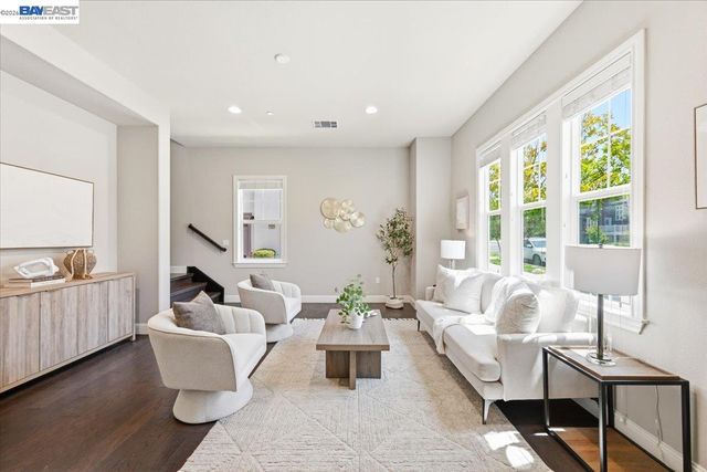 4360 Panorama Dr, Dublin, CA 94568